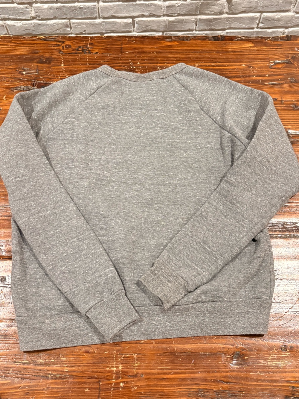 LuLaRoe Women’s Medium Heather Gray Crewneck Sweatshirt with White Logo - Picture 5 of 5